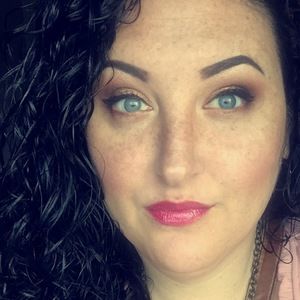 Meet your Posher, Cassandra